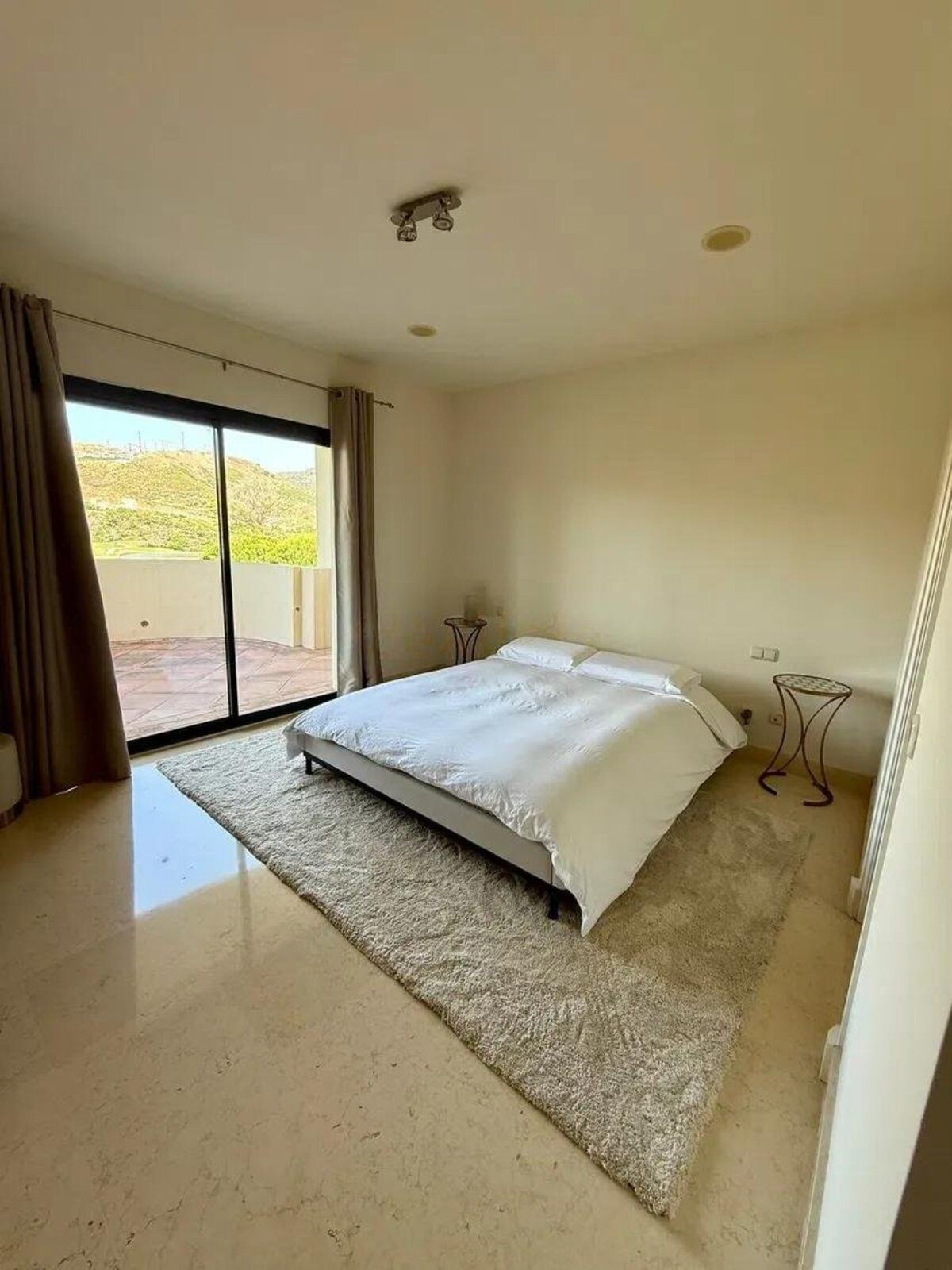 3 Bed Apartment for sale in Benahavís Costa Del Sol, Málaga, Spain