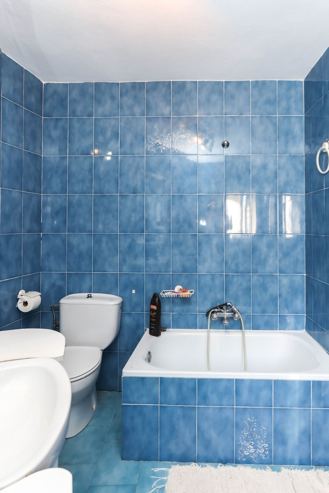 5 Bed Townhouse for sale in Tolox Costa Del Sol, Málaga, Spain