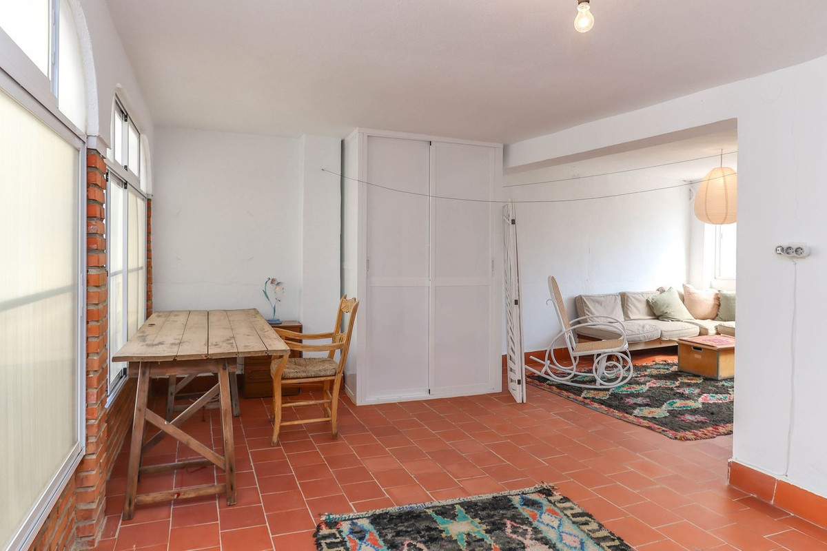 5 Bed Townhouse for sale in Tolox Costa Del Sol, Málaga, Spain