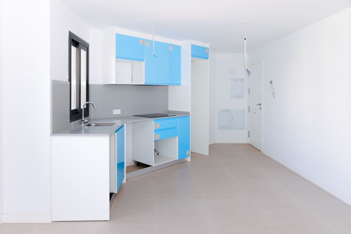 Se vende Apartamento Planta Media de 2 dormitorios en Costa Del Sol East, Málaga, España
