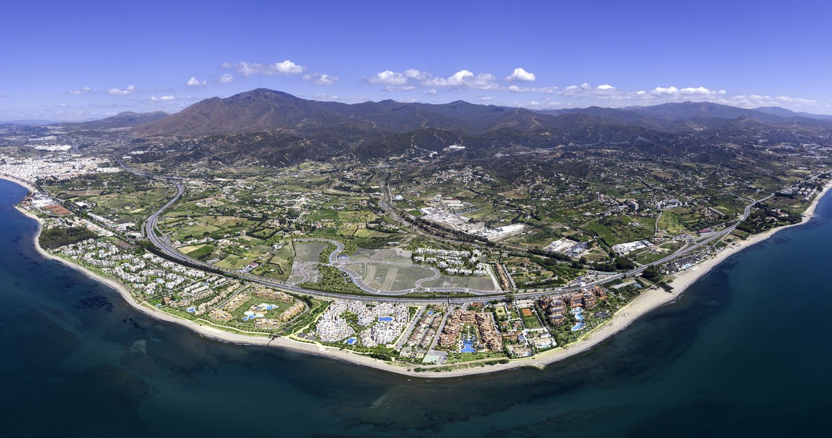 Se vende Apartamento Planta Media de 2 dormitorios en Costa Del Sol, Málaga, España
