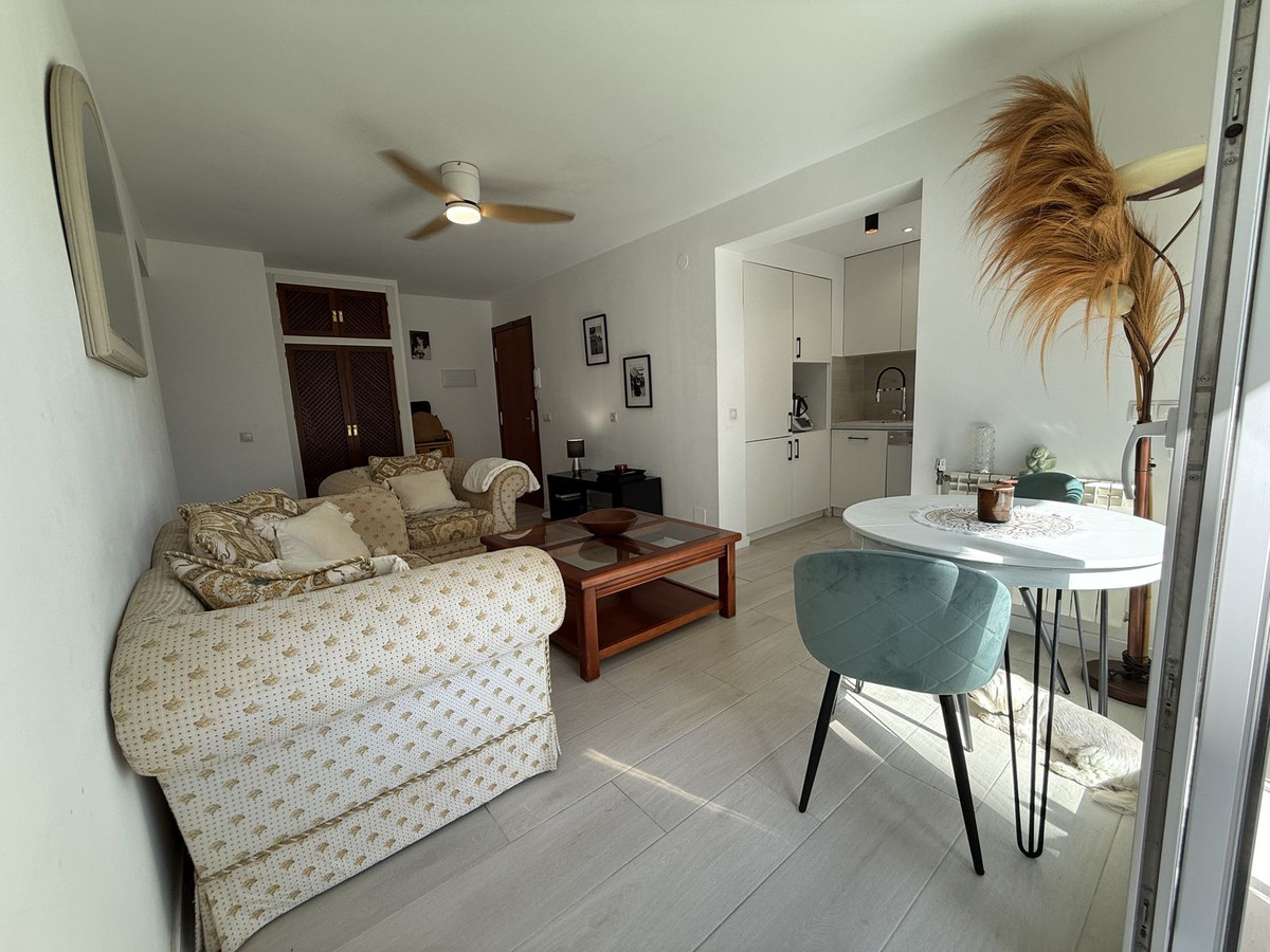 3 Bed Apartment for sale in Estepona Costa Del Sol, Málaga, Spain