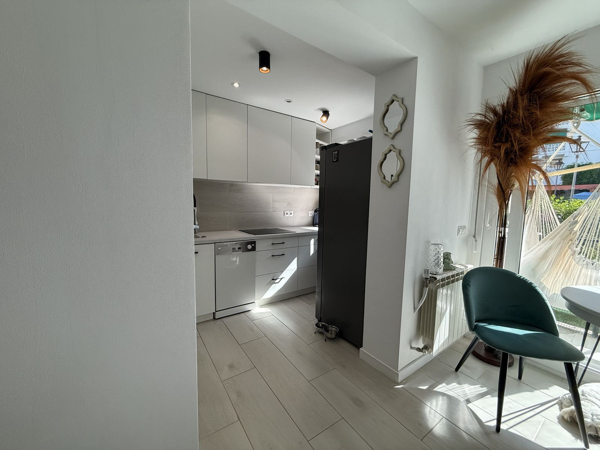 3 Bed Apartment for sale in Estepona Costa Del Sol, Málaga, Spain