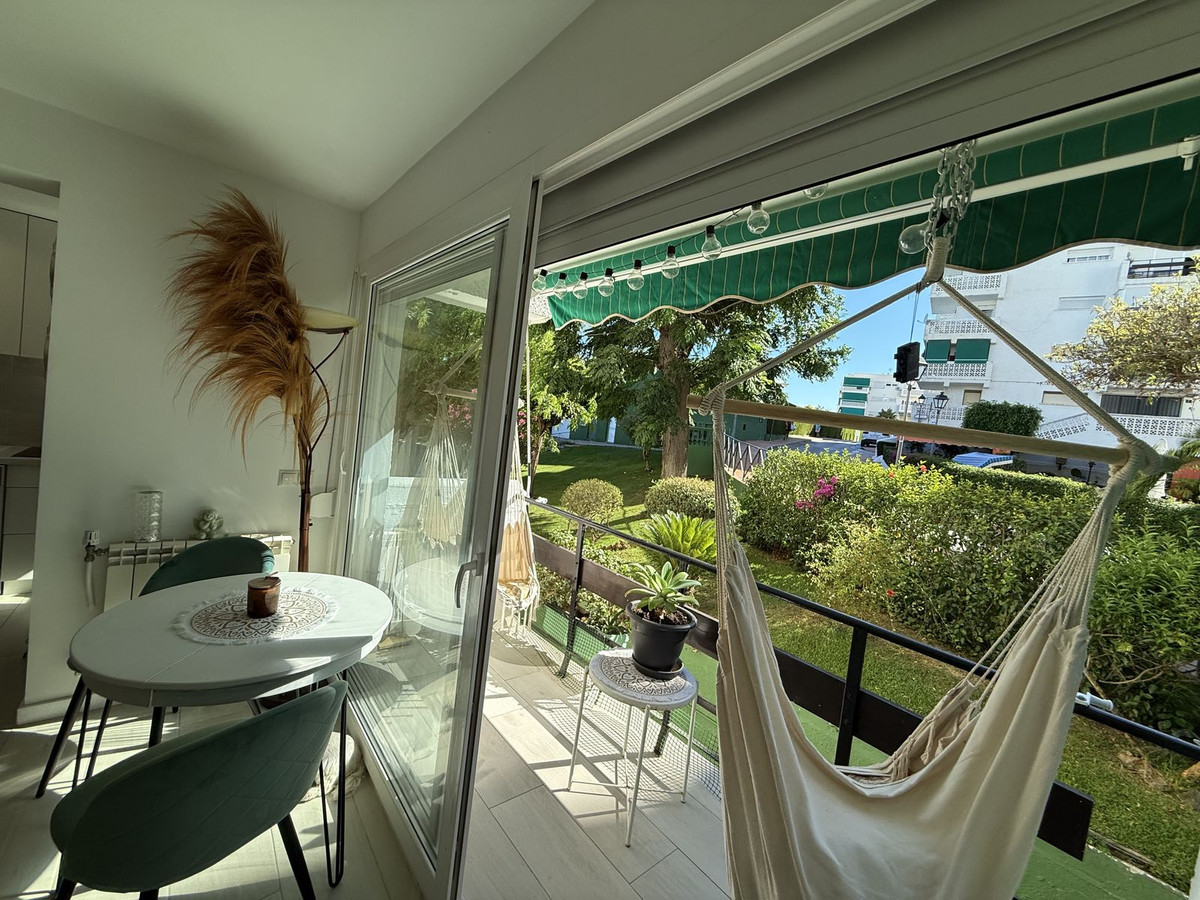 3 Bed Apartment for sale in Estepona Costa Del Sol, Málaga, Spain