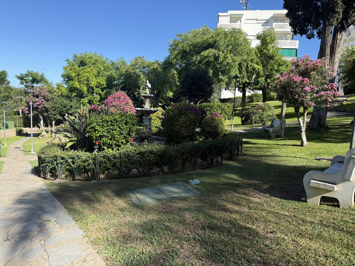 3 Bed Apartment for sale in Estepona Costa Del Sol, Málaga, Spain