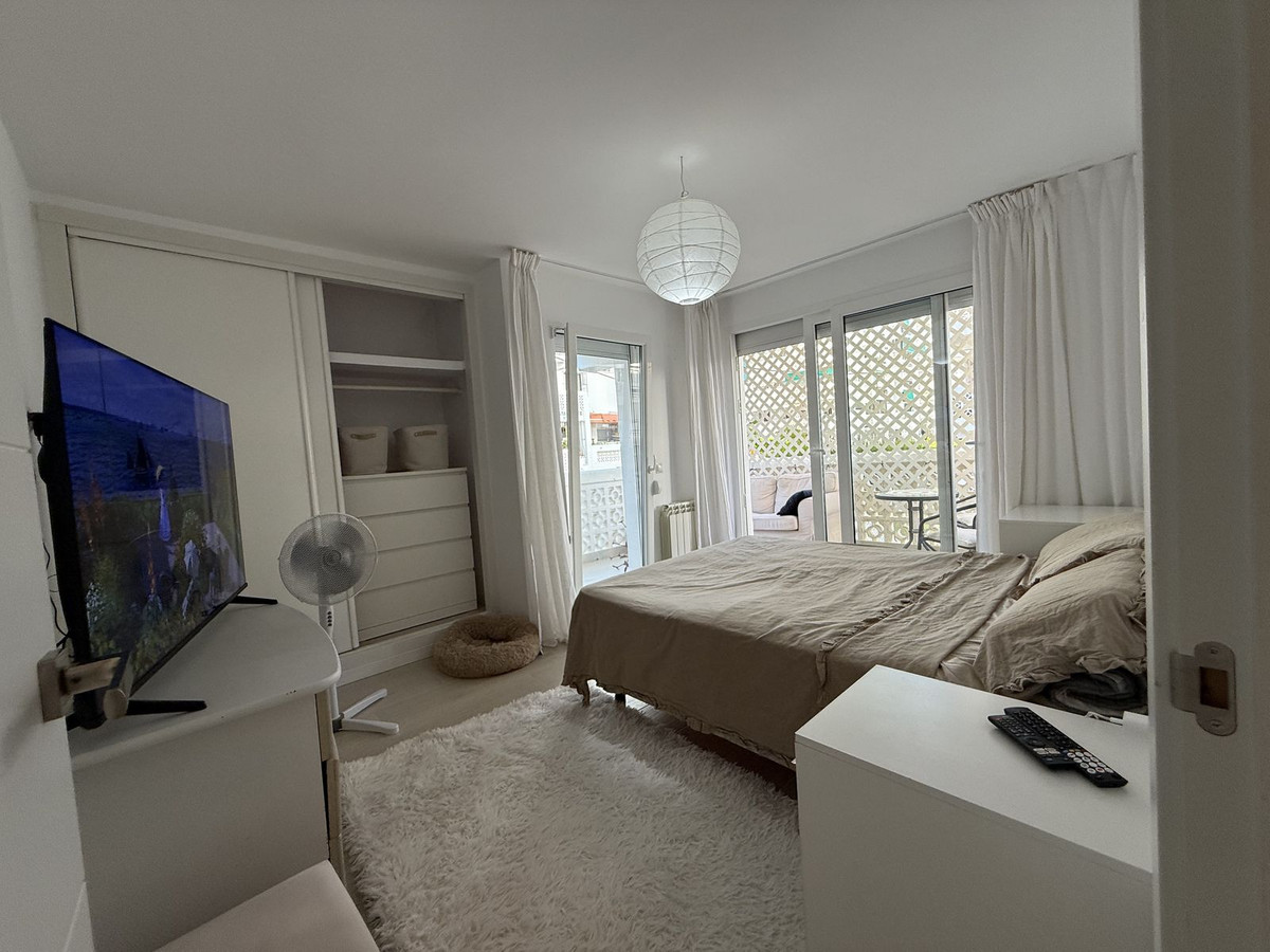 3 Bed Apartment for sale in Estepona Costa Del Sol, Málaga, Spain