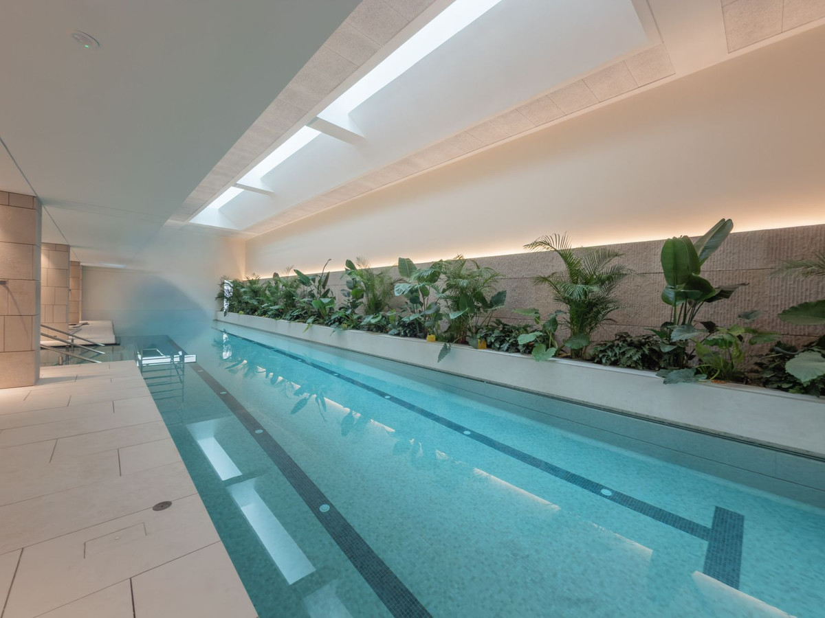 4 Bed Apartment for sale in The Golden Mile Costa Del Sol, Málaga, Spain