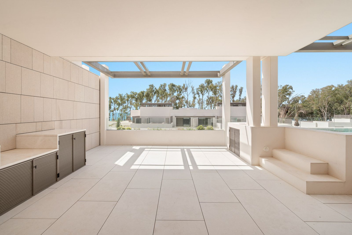 4 Bed Apartment for sale in The Golden Mile Costa Del Sol, Málaga, Spain