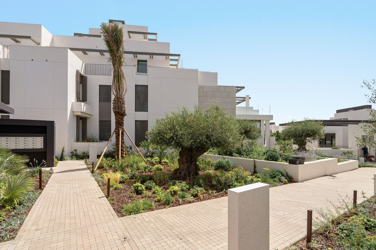 4 Bed Apartment for sale in The Golden Mile Costa Del Sol, Málaga, Spain