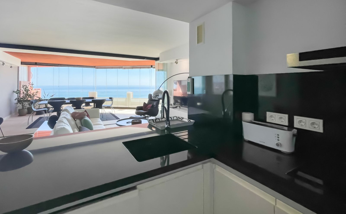3 Bed Apartment for sale in Benalmadena Costa Del Sol, Málaga, Spain