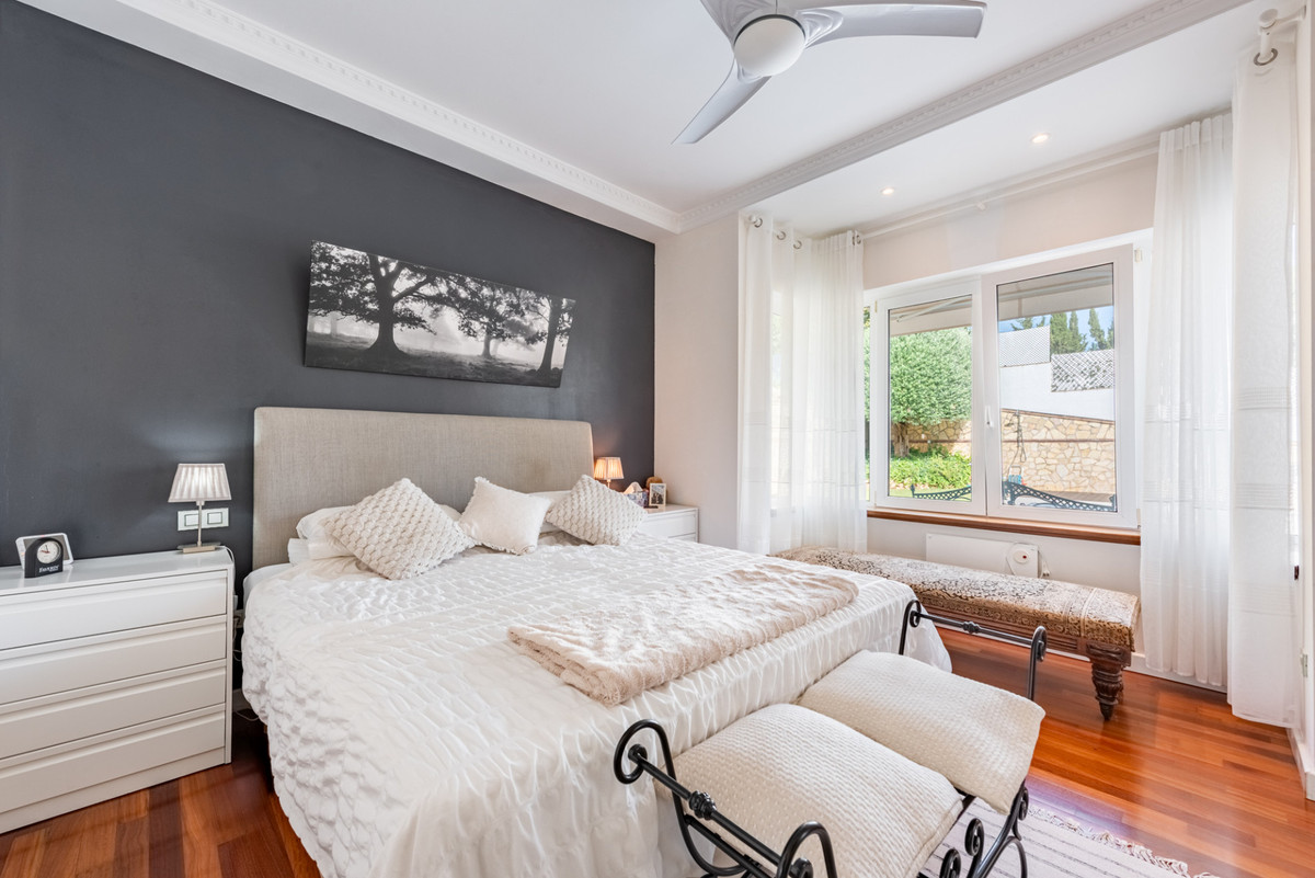 Se vende Villa - Chalet de 6 dormitorios en Costa Del Sol, Málaga, España