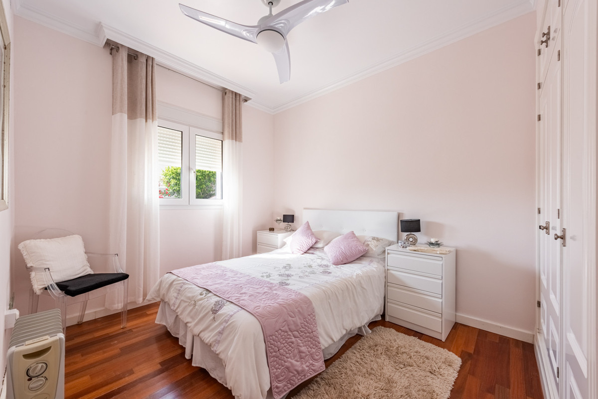 Se vende Villa - Chalet de 6 dormitorios en Costa Del Sol, Málaga, España