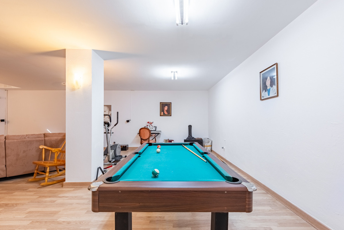 Se vende Villa - Chalet de 6 dormitorios en Costa Del Sol, Málaga, España