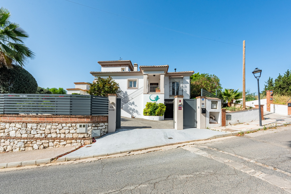 Se vende Villa - Chalet de 6 dormitorios en Costa Del Sol, Málaga, España