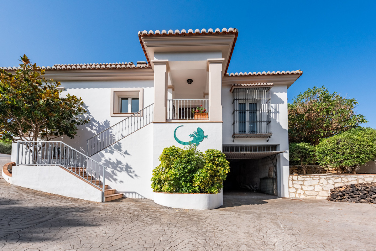 Se vende Villa - Chalet de 6 dormitorios en Costa Del Sol, Málaga, España