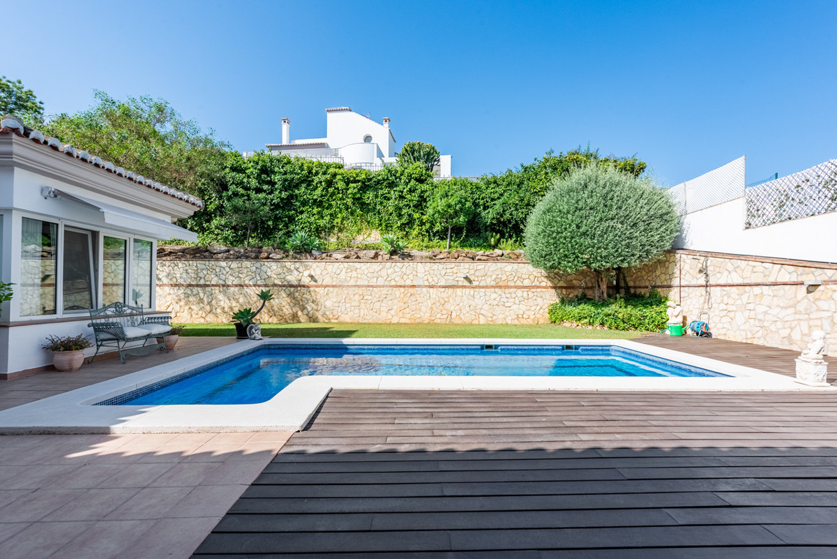 Se vende Villa - Chalet de 6 dormitorios en Costa Del Sol, Málaga, España