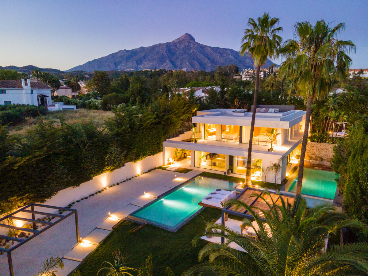 Se vende Villa - Chalet de 4 dormitorios en Costa Del Sol, Málaga, España