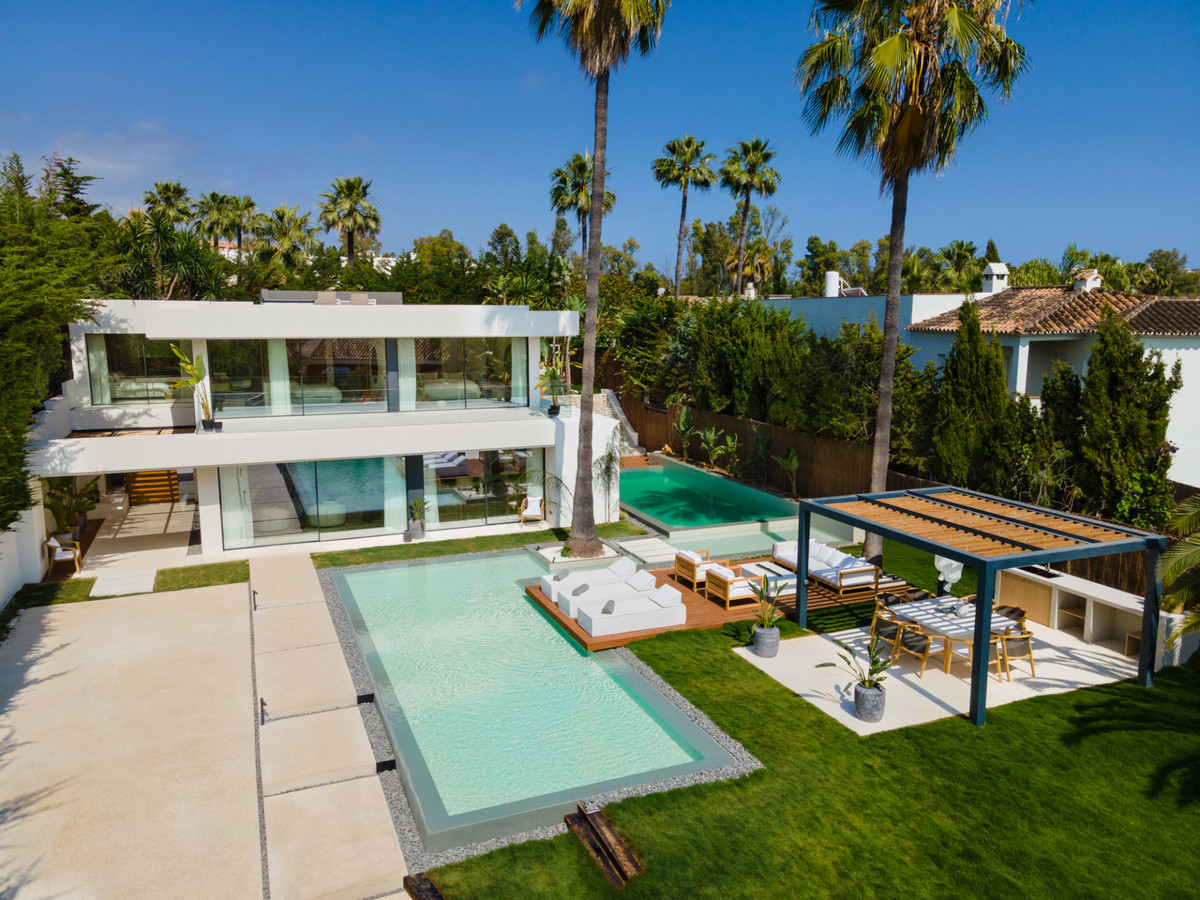 Se vende Villa - Chalet de 4 dormitorios en Costa Del Sol, Málaga, España