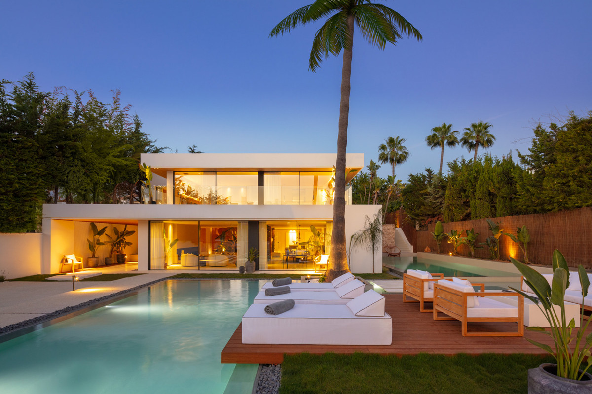 Se vende Villa - Chalet de 4 dormitorios en Costa Del Sol, Málaga, España
