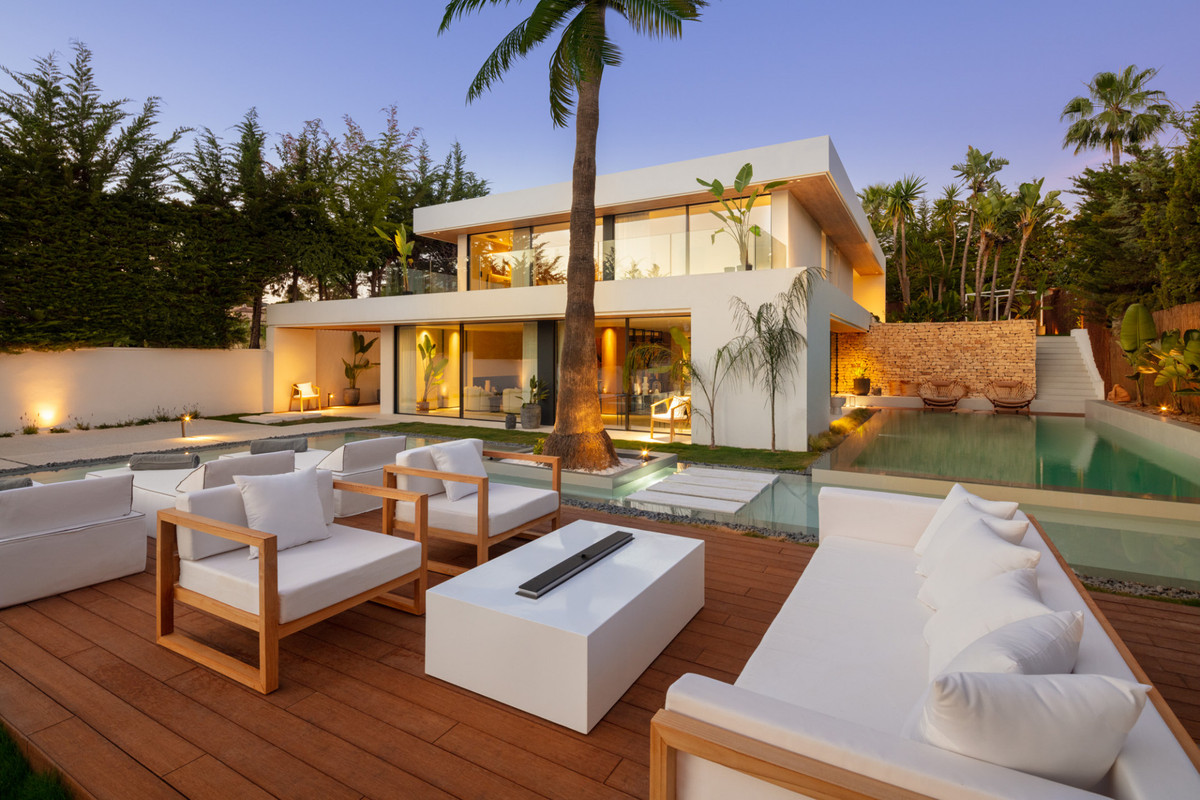 Se vende Villa - Chalet de 4 dormitorios en Costa Del Sol, Málaga, España