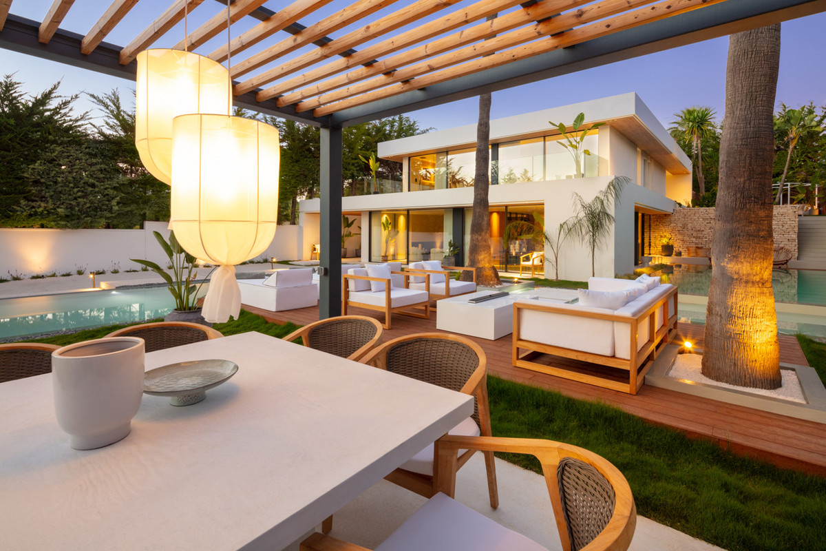 Se vende Villa - Chalet de 4 dormitorios en Costa Del Sol, Málaga, España