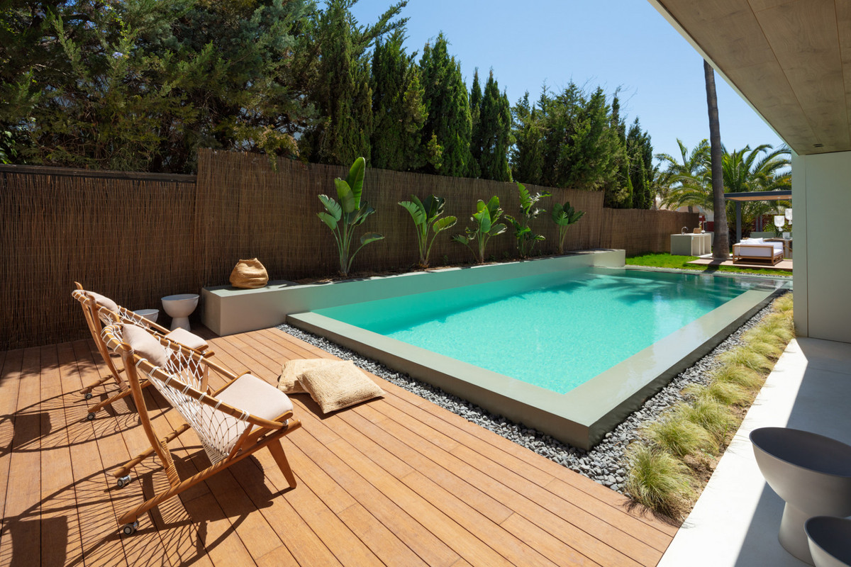 Se vende Villa - Chalet de 4 dormitorios en Costa Del Sol, Málaga, España
