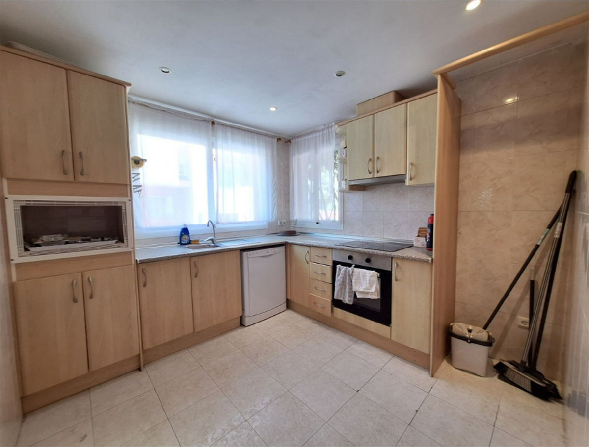 4 Bed Townhouse for sale in Nueva Andalucía Costa Del Sol, Málaga, Spain