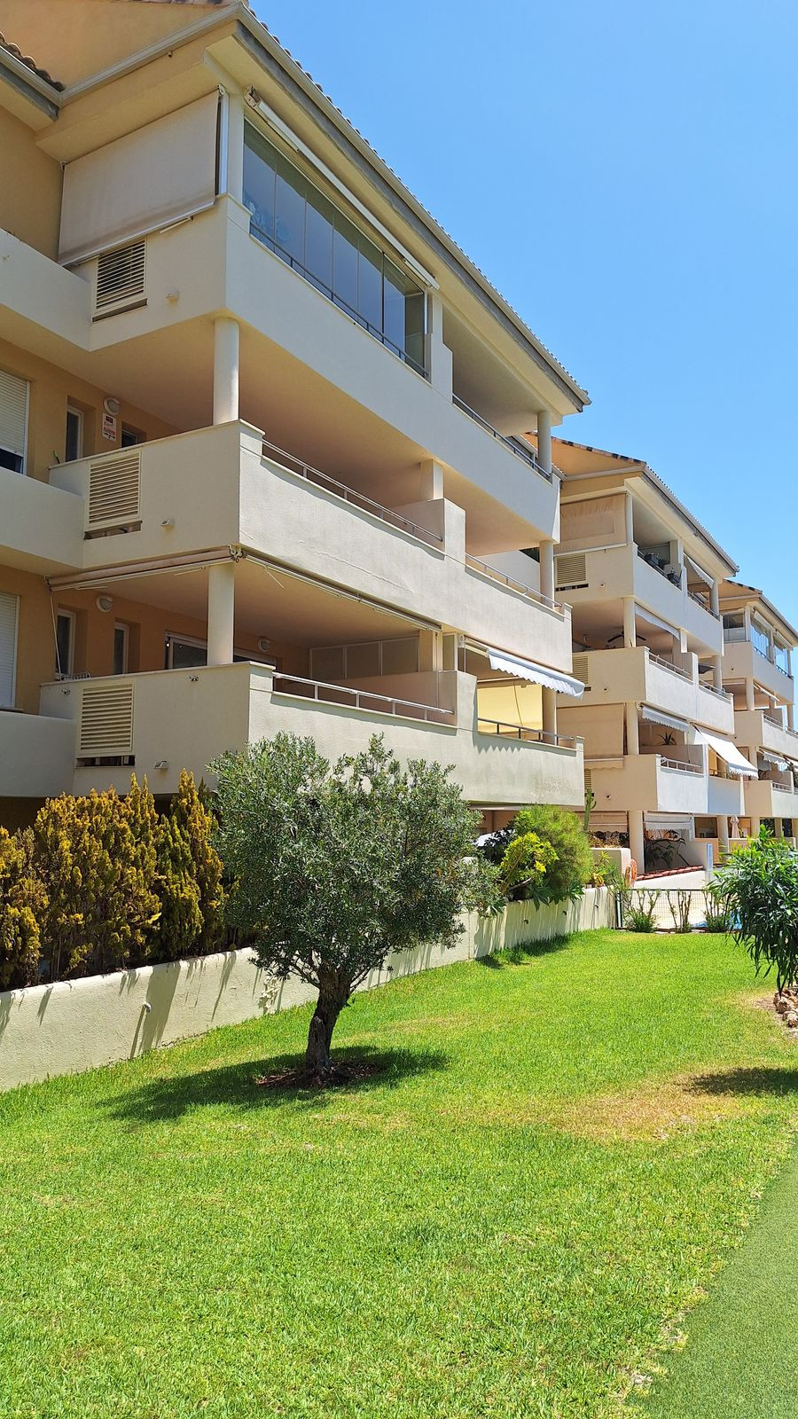 Se vende Apartamento Planta Media de 3 dormitorios en Costa Del Sol, Málaga, España