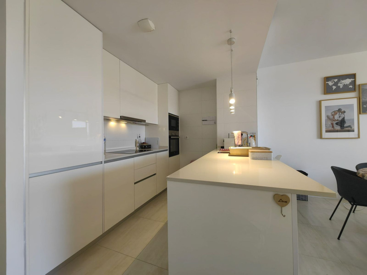 Se vende Apartamento Planta Media de 3 dormitorios en Costa Del Sol, Málaga, España