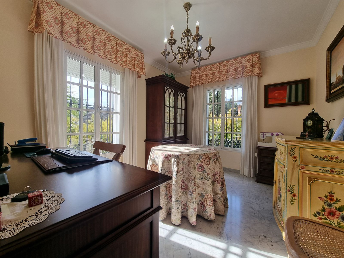 9 Bed Townhouse for sale in Alhaurín El Grande Costa Del Sol, Málaga, Spain