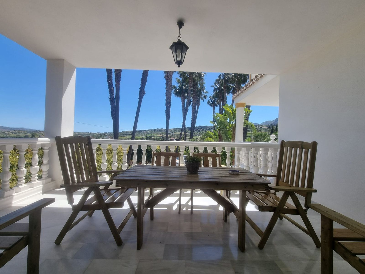 9 Bed Townhouse for sale in Alhaurín El Grande Costa Del Sol, Málaga, Spain