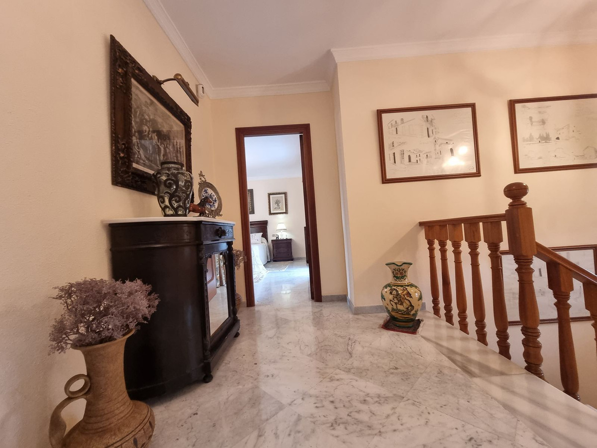 9 Bed Townhouse for sale in Alhaurín El Grande Costa Del Sol, Málaga, Spain