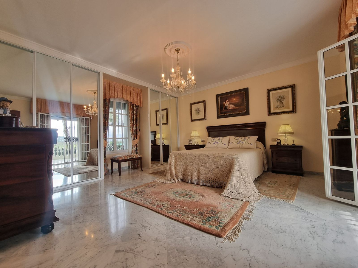 9 Bed Townhouse for sale in Alhaurín El Grande Costa Del Sol, Málaga, Spain