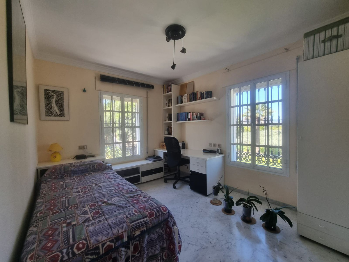 9 Bed Townhouse for sale in Alhaurín El Grande Costa Del Sol, Málaga, Spain