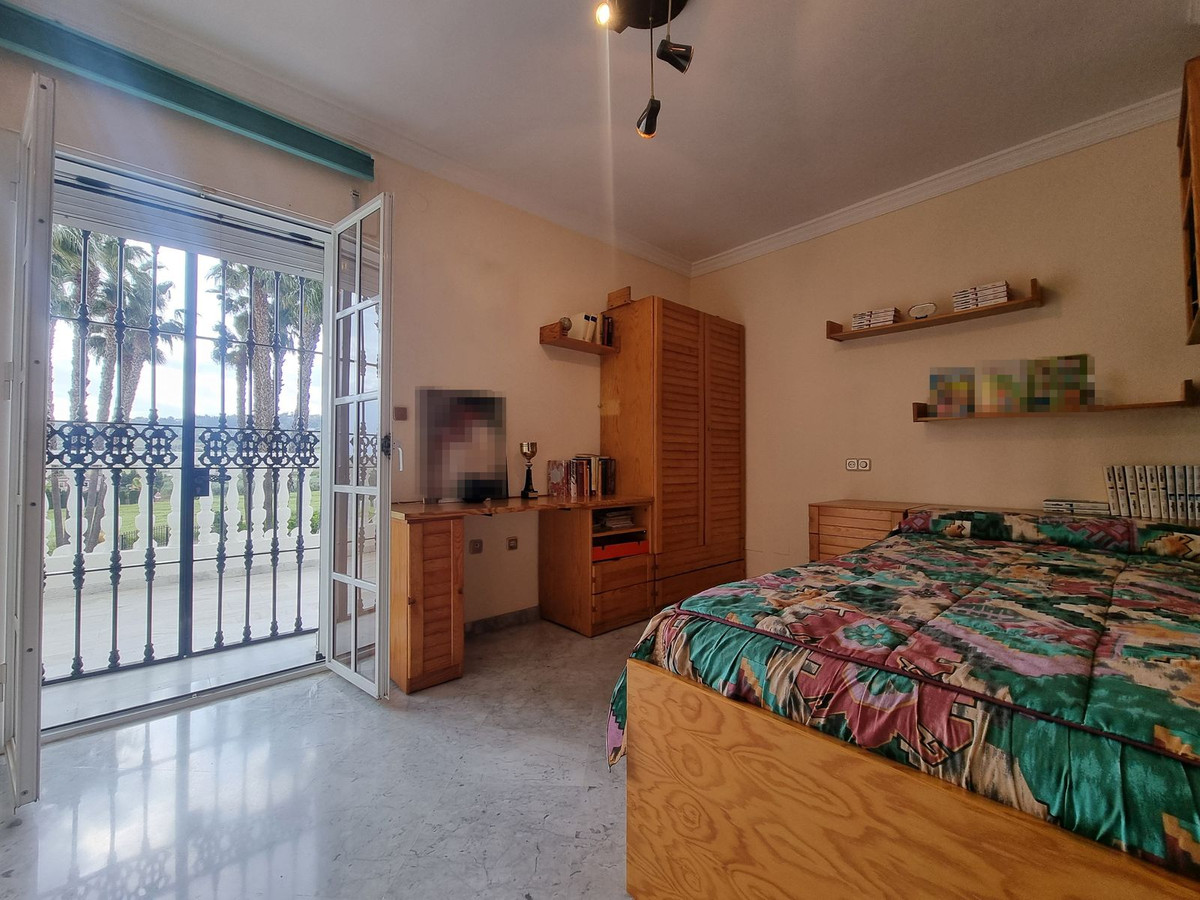 9 Bed Townhouse for sale in Alhaurín El Grande Costa Del Sol, Málaga, Spain