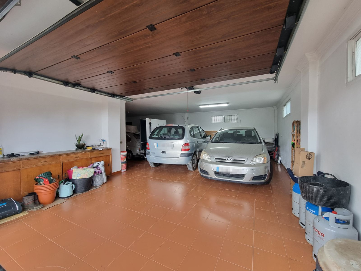 9 Bed Townhouse for sale in Alhaurín El Grande Costa Del Sol, Málaga, Spain