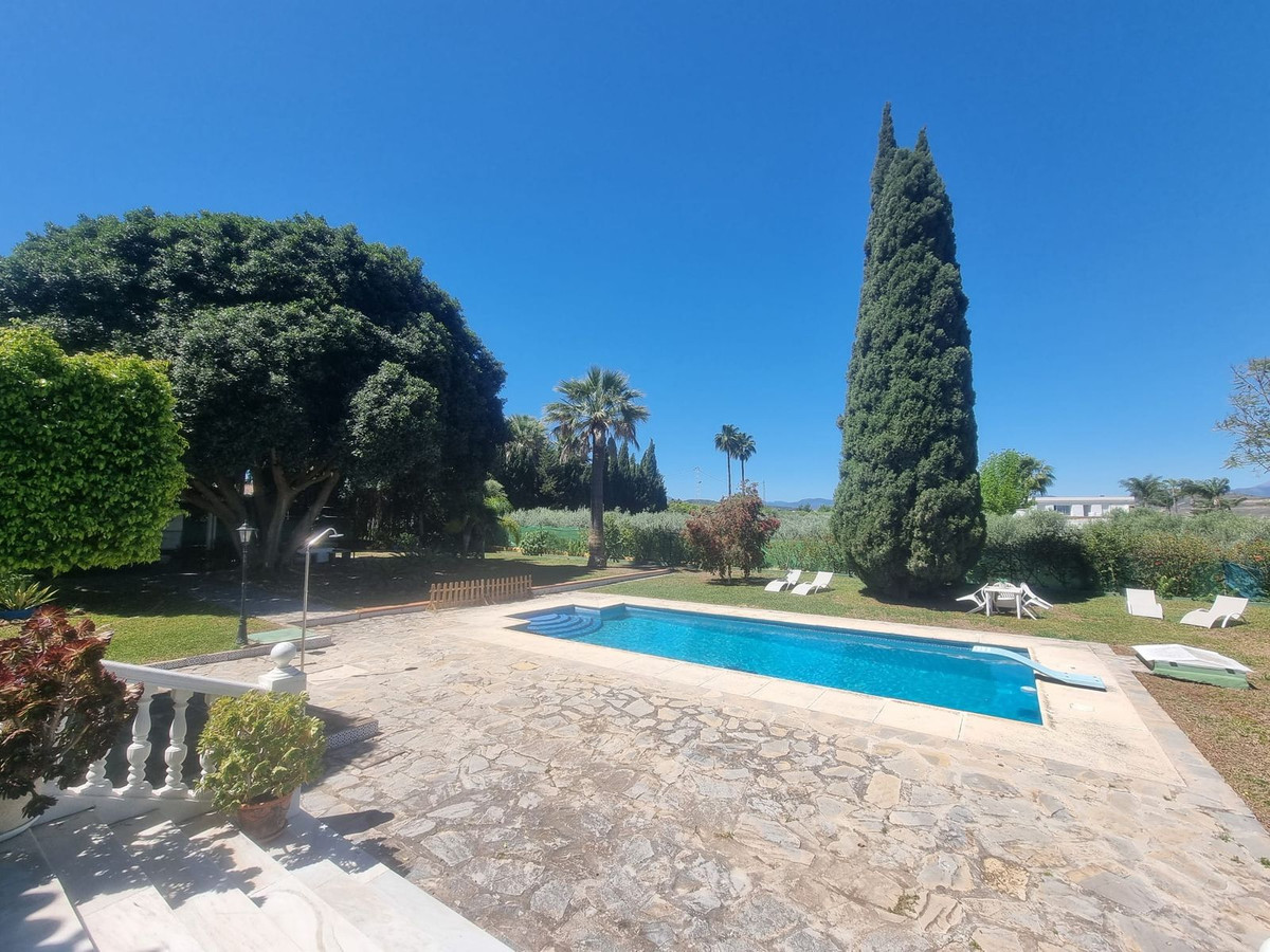 9 Bed Townhouse for sale in Alhaurín El Grande Costa Del Sol, Málaga, Spain