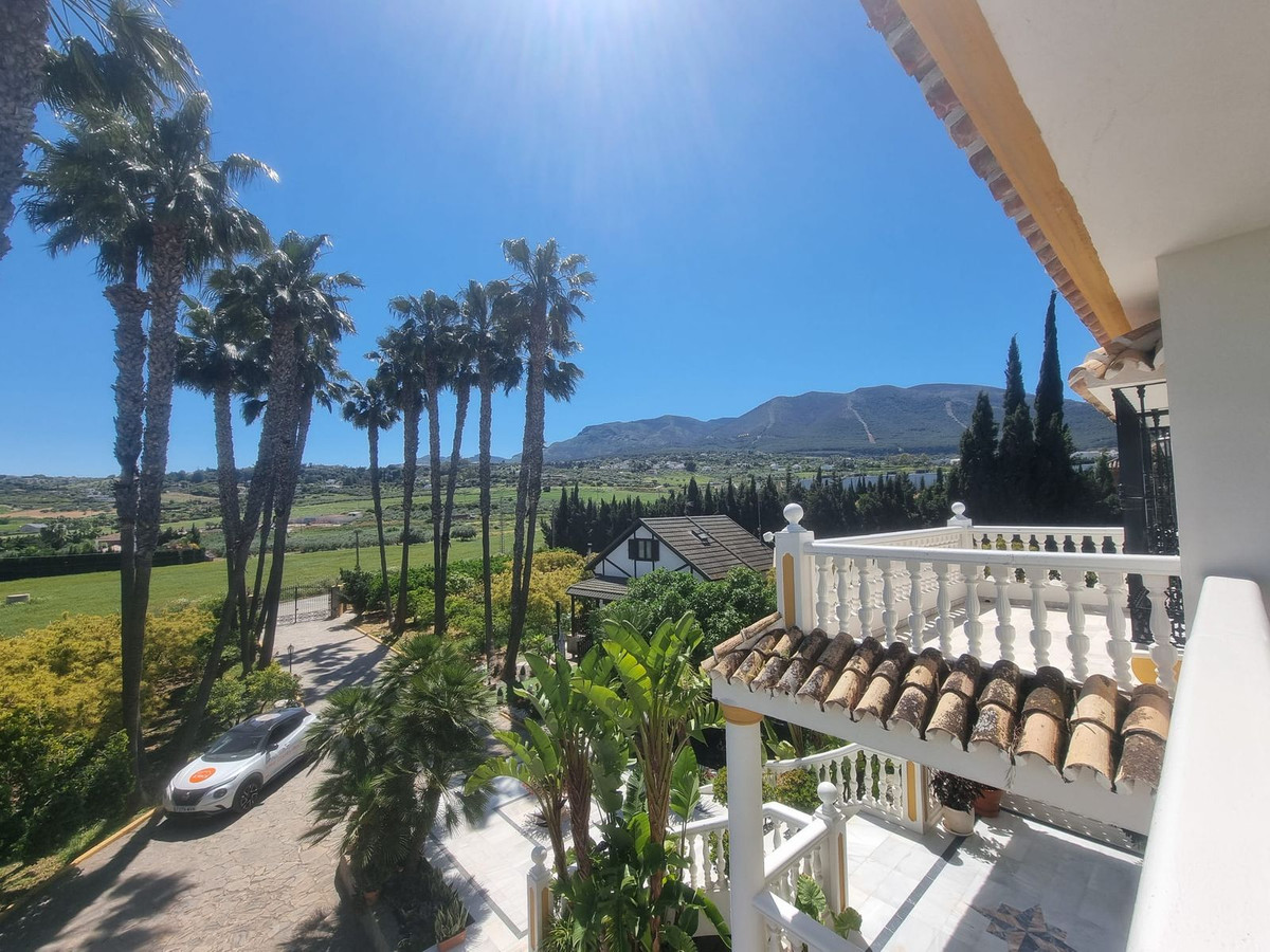 9 Bed Townhouse for sale in Alhaurín El Grande Costa Del Sol, Málaga, Spain
