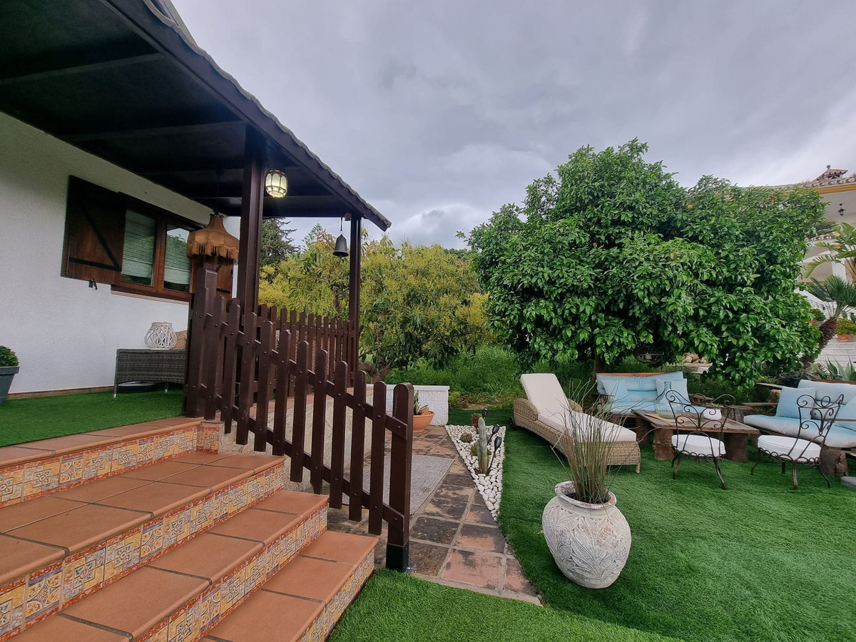 9 Bed Townhouse for sale in Alhaurín El Grande Costa Del Sol, Málaga, Spain