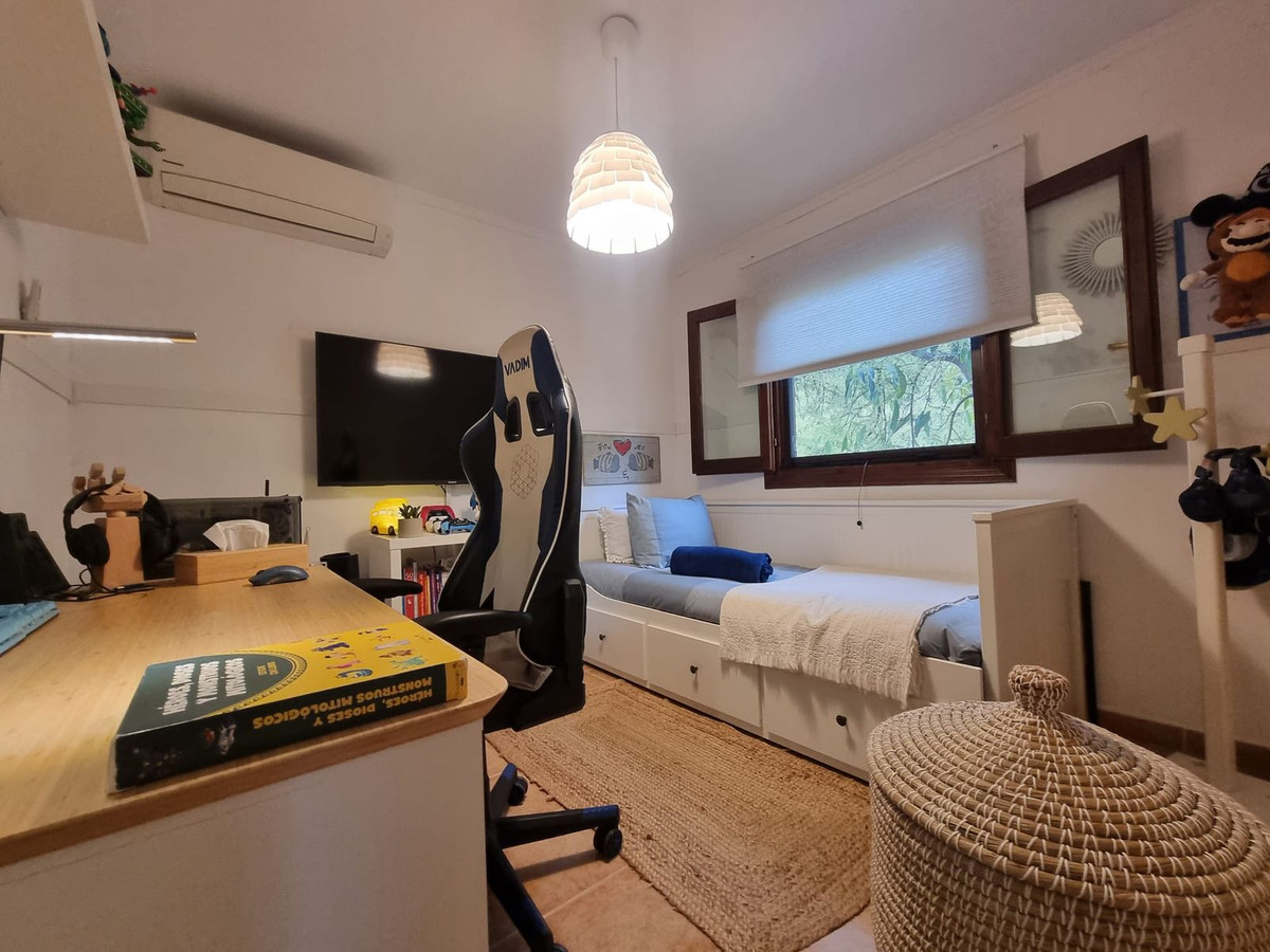 9 Bed Townhouse for sale in Alhaurín El Grande Costa Del Sol, Málaga, Spain