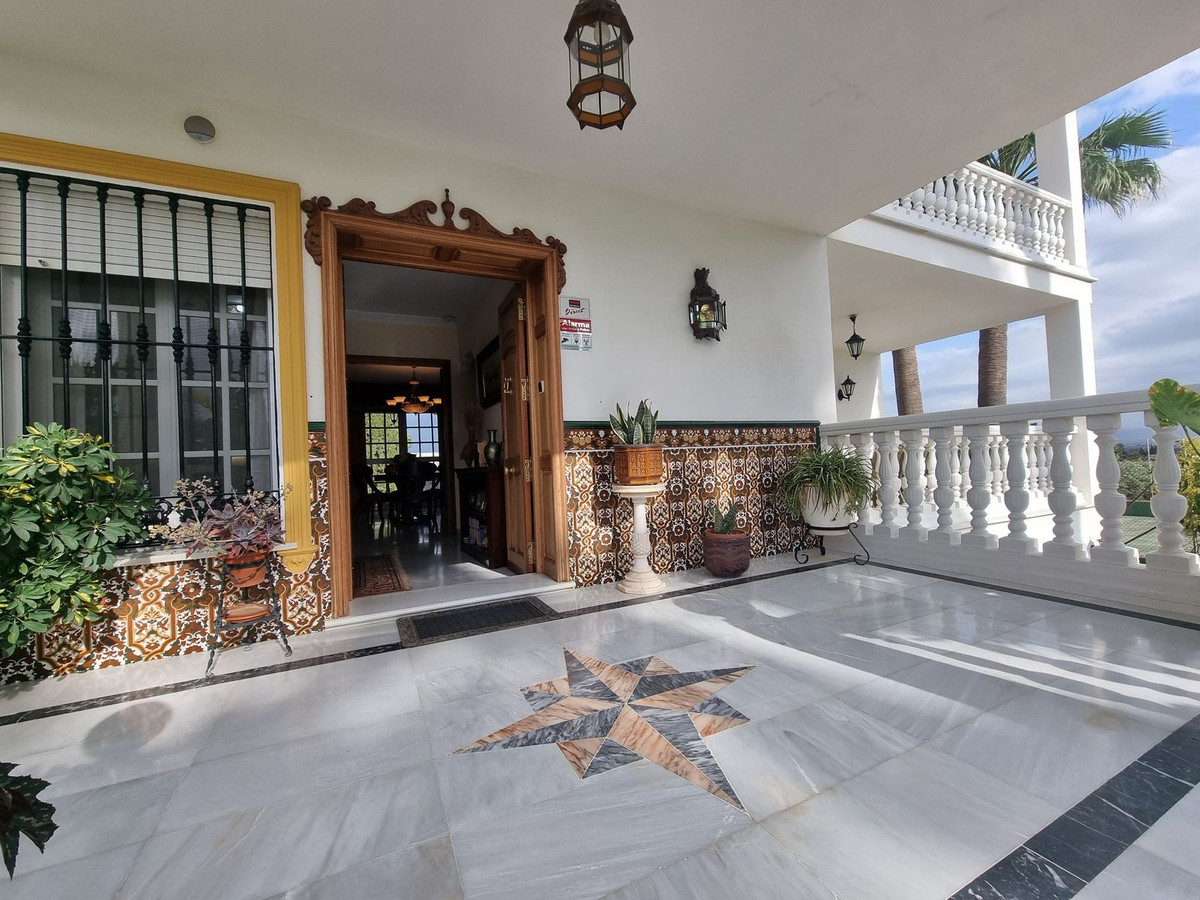 9 Bed Townhouse for sale in Alhaurín El Grande Costa Del Sol, Málaga, Spain
