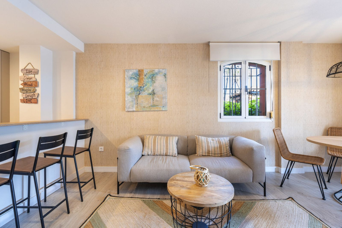 3 Bed Apartment for sale in Marbella Costa Del Sol, Málaga, Spain