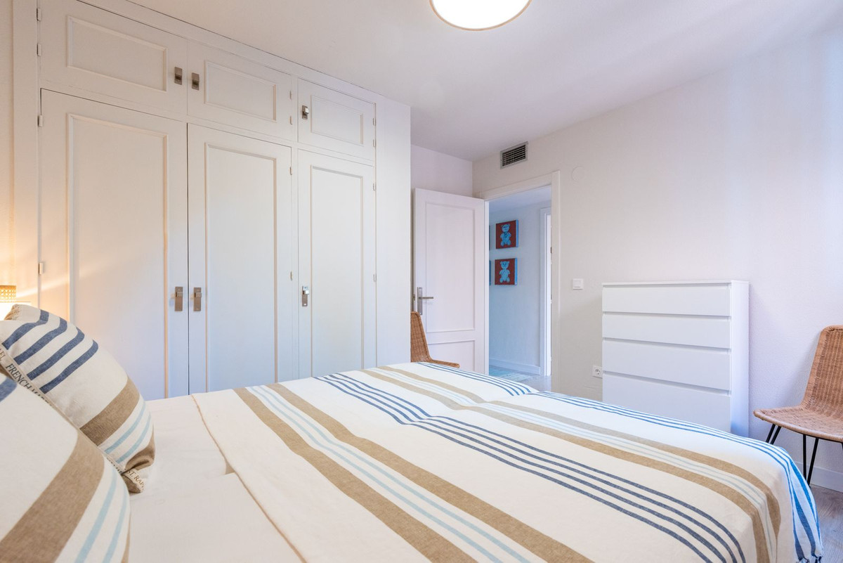 3 Bed Apartment for sale in Marbella Costa Del Sol, Málaga, Spain