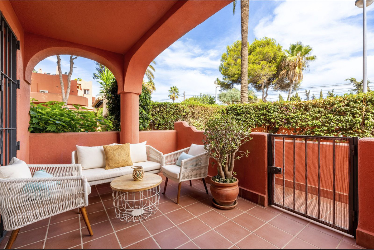 3 Bed Apartment for sale in Marbella Costa Del Sol, Málaga, Spain