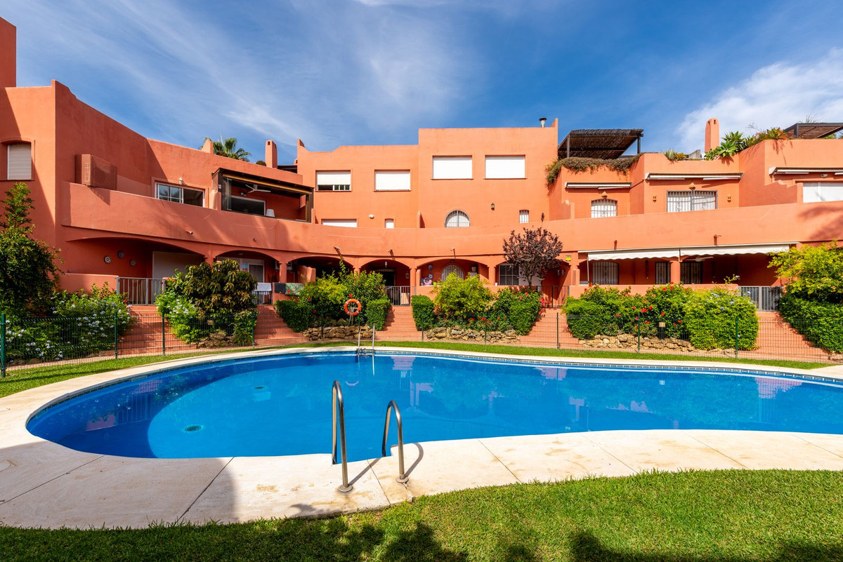 3 Bed Apartment for sale in Marbella Costa Del Sol, Málaga, Spain