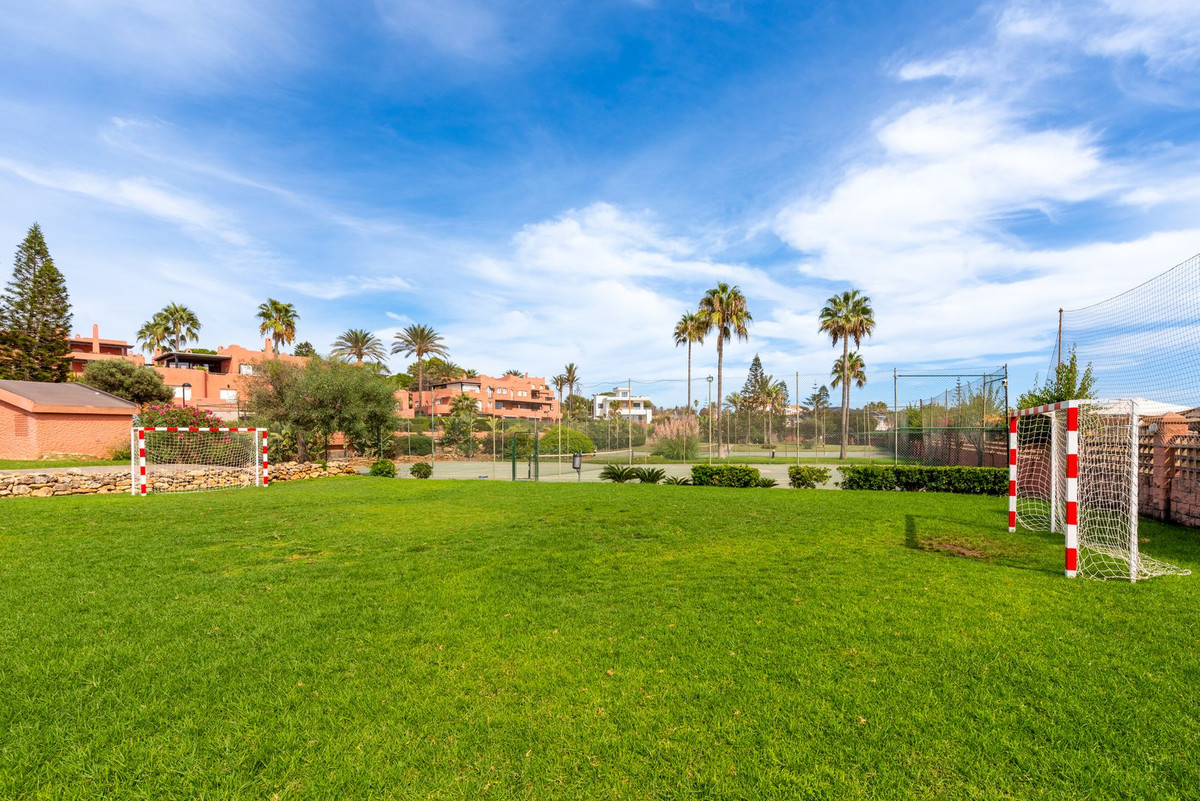 3 Bed Apartment for sale in Marbella Costa Del Sol, Málaga, Spain