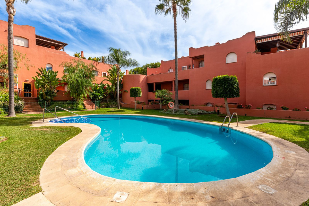 3 Bed Apartment for sale in Marbella Costa Del Sol, Málaga, Spain