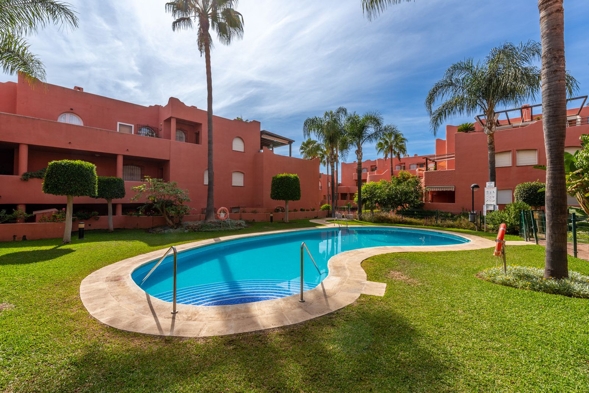 3 Bed Apartment for sale in Marbella Costa Del Sol, Málaga, Spain