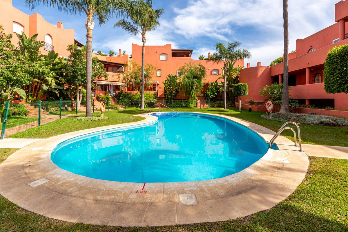 3 Bed Apartment for sale in Marbella Costa Del Sol, Málaga, Spain