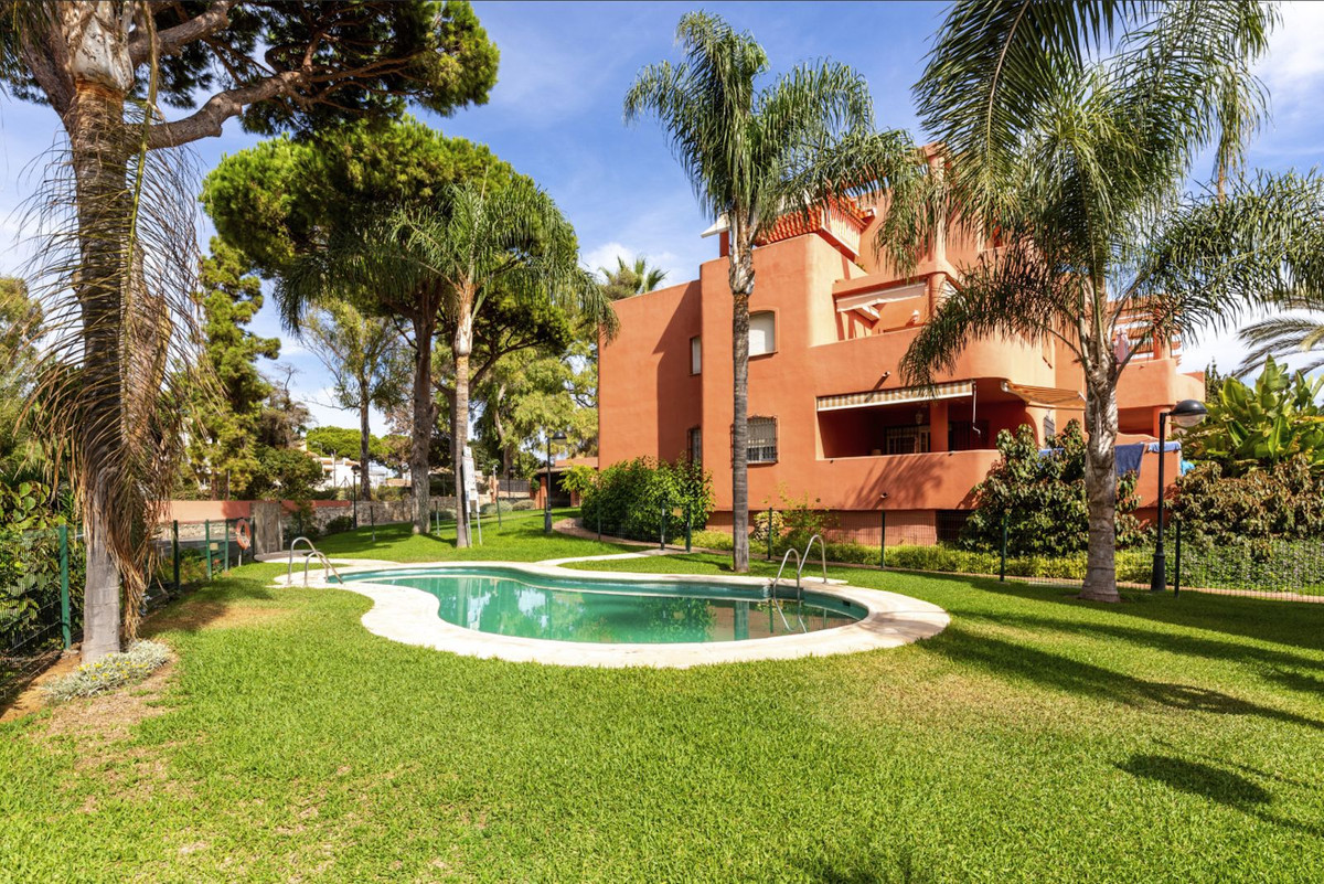 3 Bed Apartment for sale in Marbella Costa Del Sol, Málaga, Spain